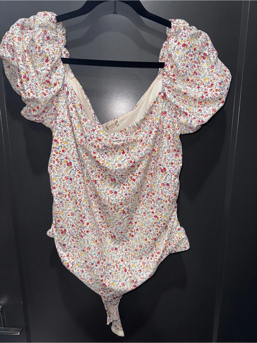 EUC Free People Intimately White Floral Puff-Sleeve Bodysuit